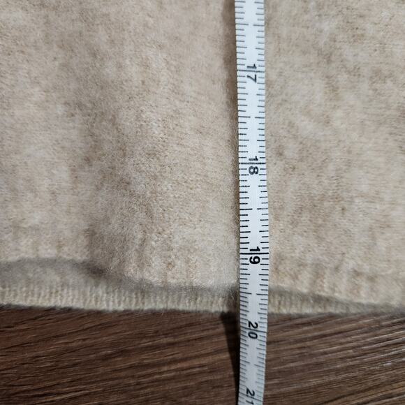 Free People Cashmere V Neck Oversized Cropped Sweater M Tan Cozycore Fall - Picture 8 of 8